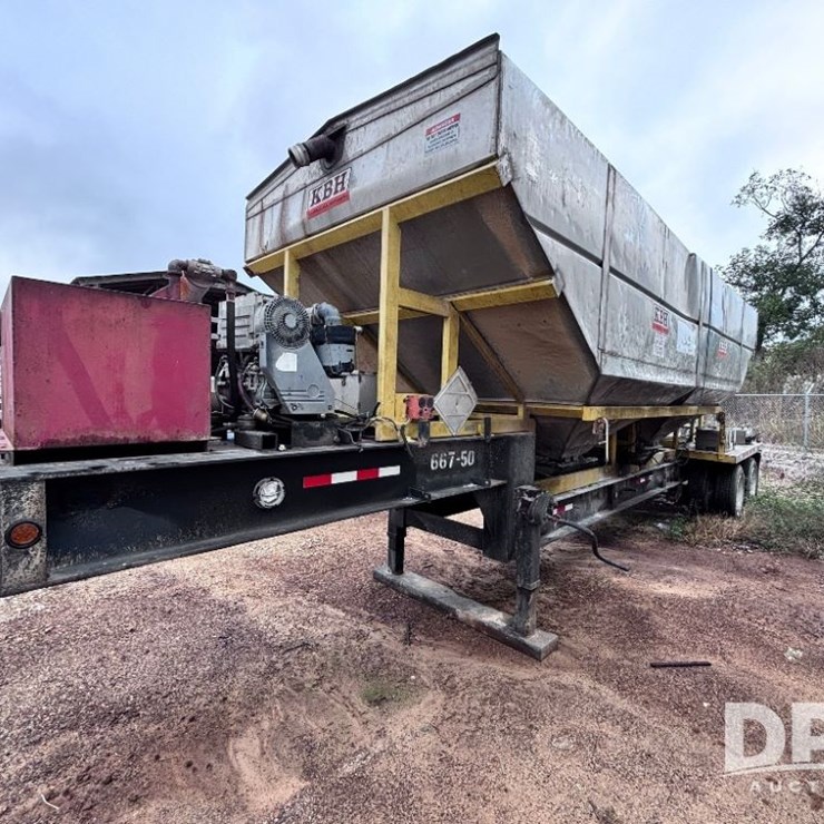 2004 MAGNOLIA TRAILER