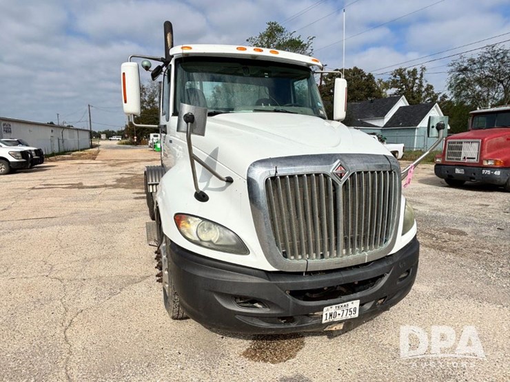 2010-international-prostar-image-4