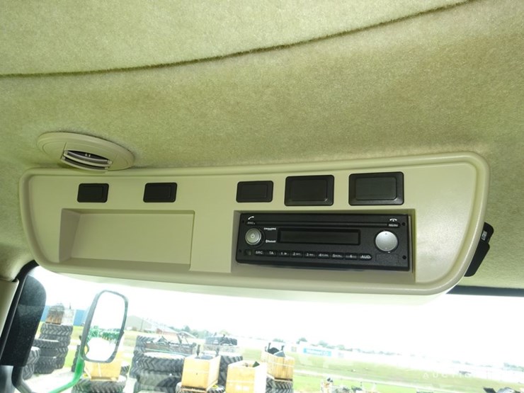 2021-john-deere-r4045-image-131