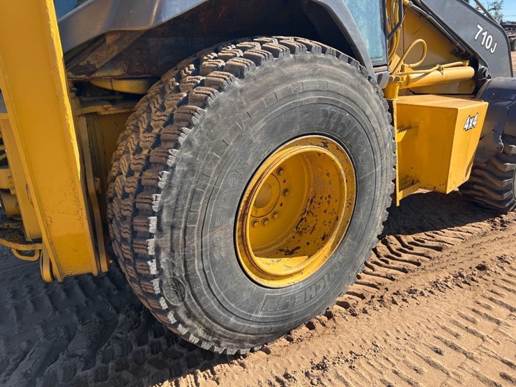deere-710j-image-11