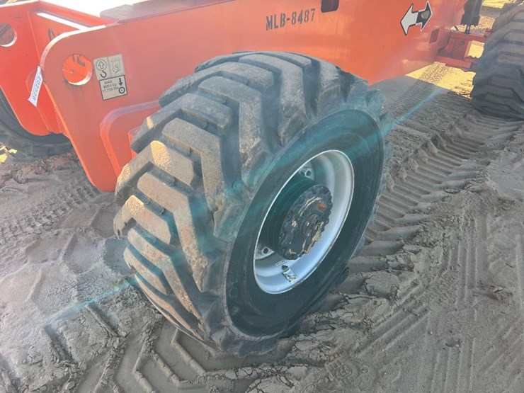 2008-jlg-800aj-image-11