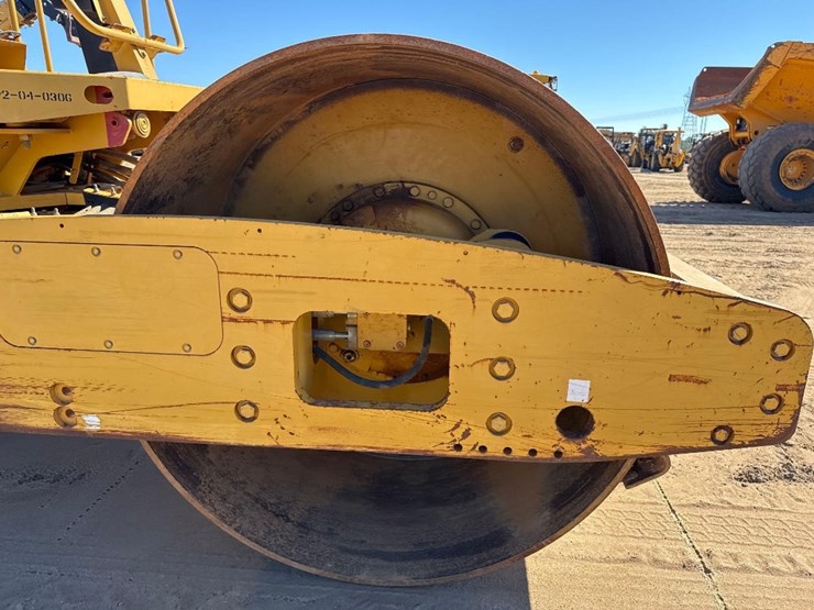 caterpillar-cs-563-image-11