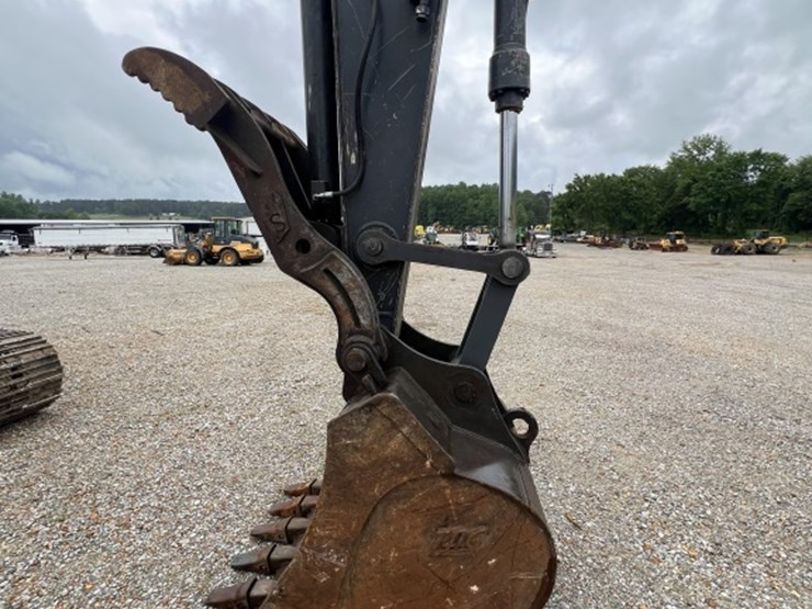 2018-deere-210g-lc-image-18