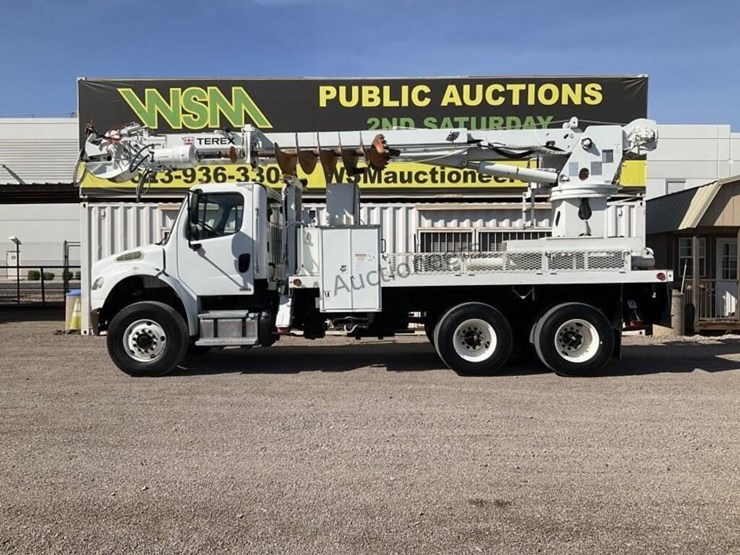 2011-freightliner-m2-digger-derrick-image-1