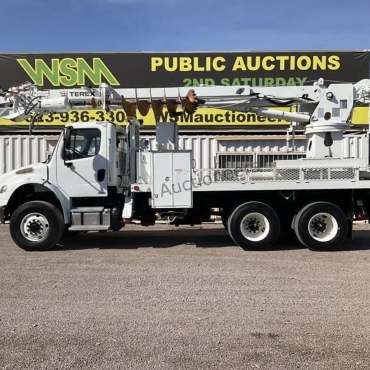 2011 Freightliner M2 Digger Derrick