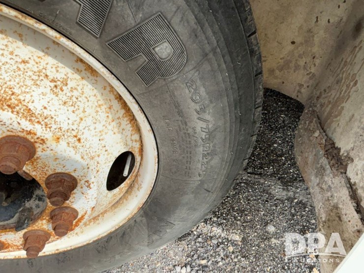 2005-international-9200i-image-25