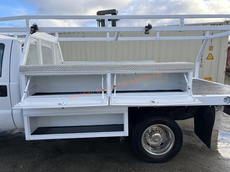 2005-ford-f550-image-18