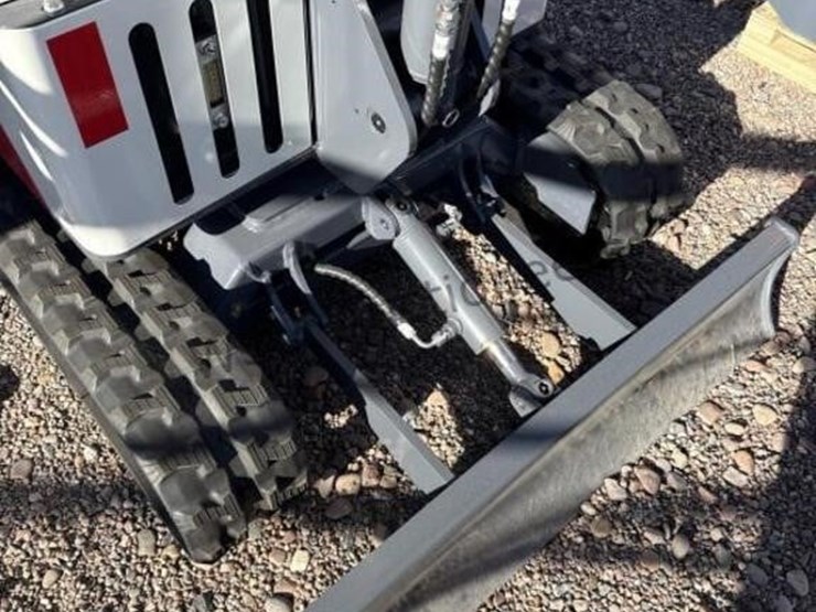 2025-battler-et15h-6-mini-excavator-image-6