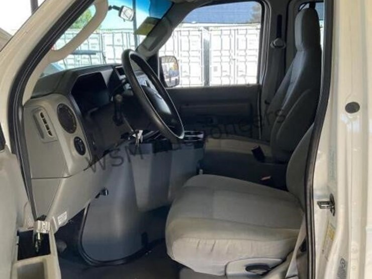 2009-ford-e350-image-23