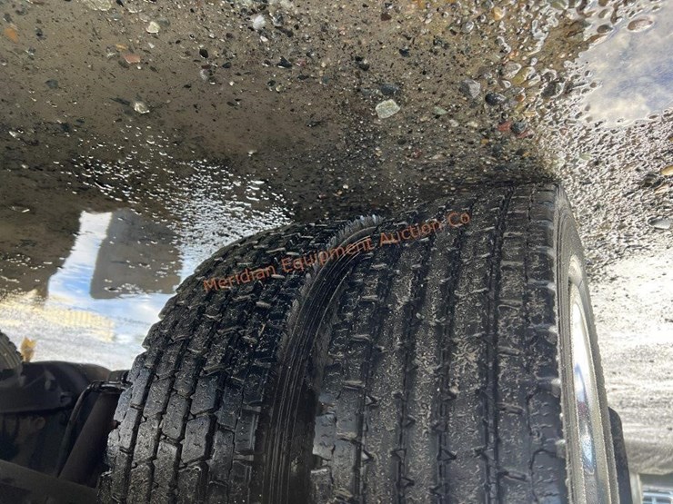 2005-ford-f550-image-15