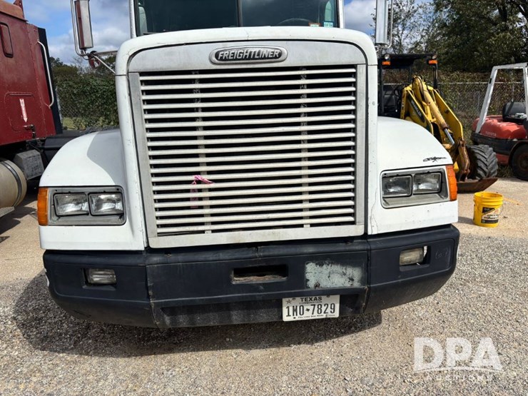 1994-freightliner-fld120-image-15