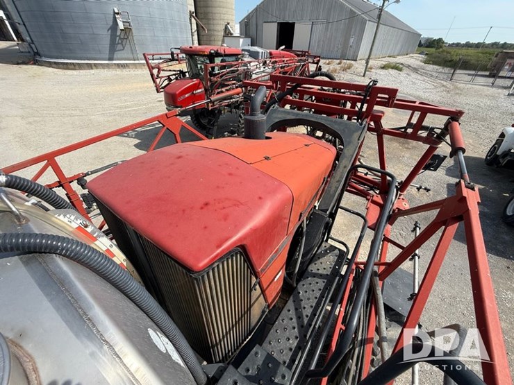 2009-case-ih-patriot-3330-image-25