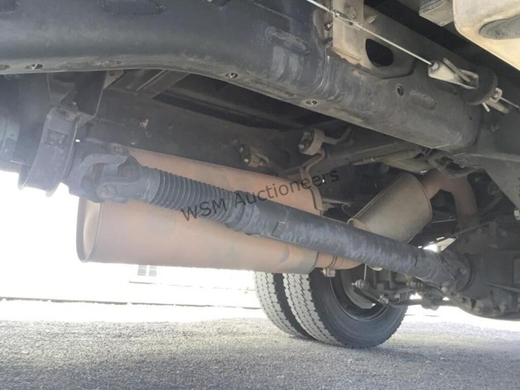 2014-ram-4500-bucket-truck-image-35