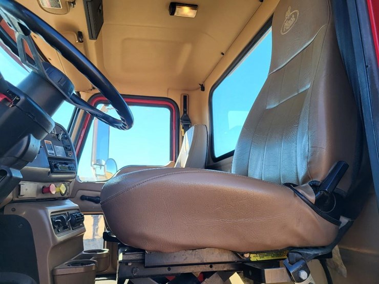 2004-mack-granite-cv713-image-54