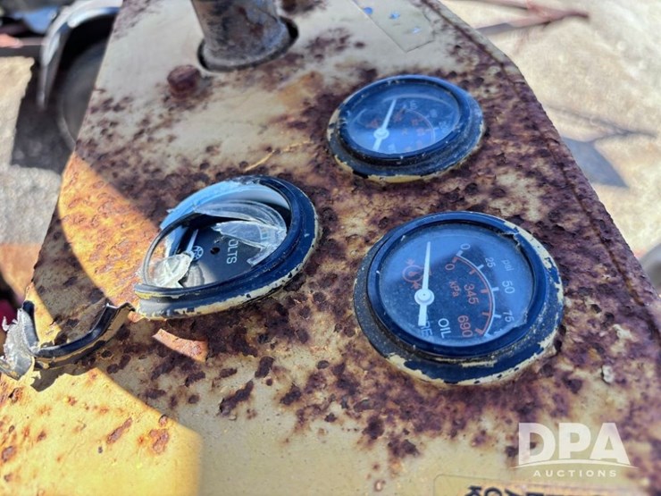 1996-swinger-240-image-41