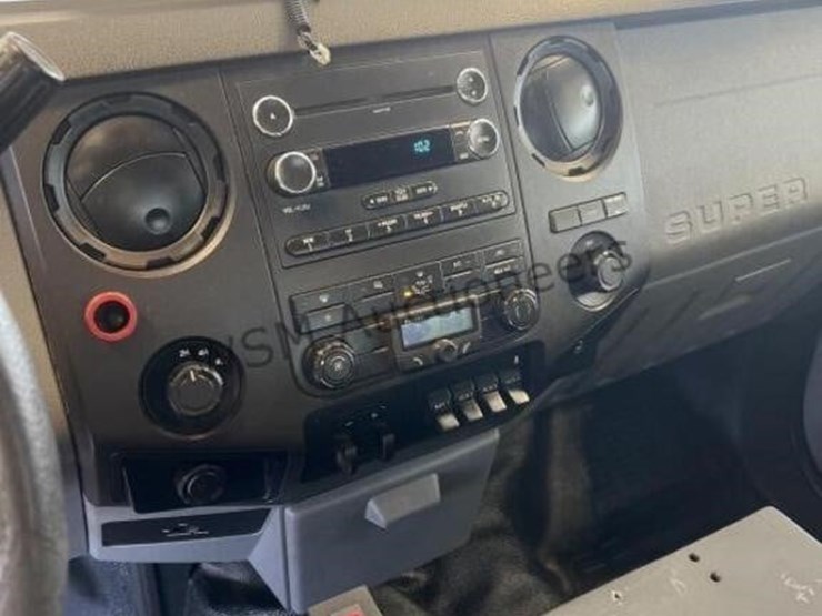 2013-ford-f550-image-19