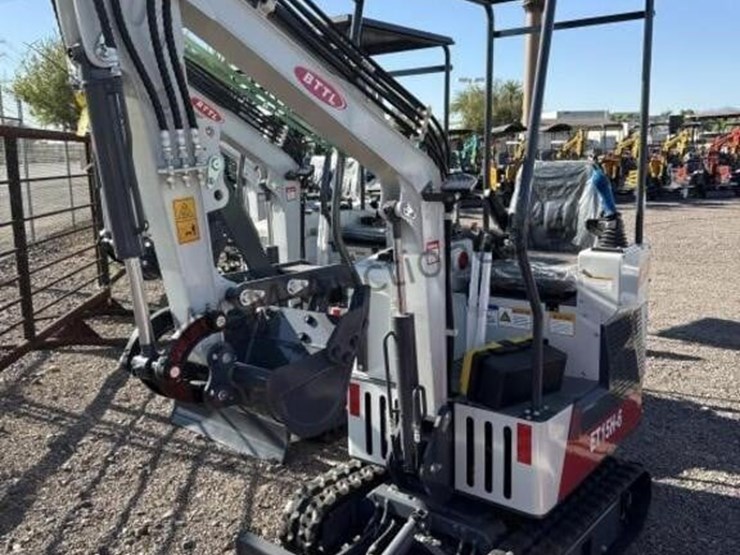 2025-battler-et15h-6-mini-excavator-image-2