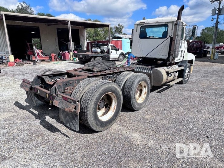 1993-mack-ch613-image-9