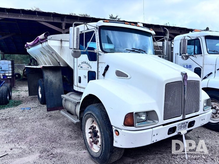 2005-kenworth-t300-image-5