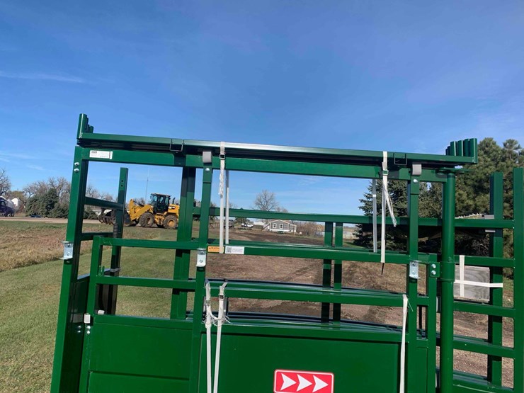 arrow-quip-t8-sa-180-crowding-tub-image-5