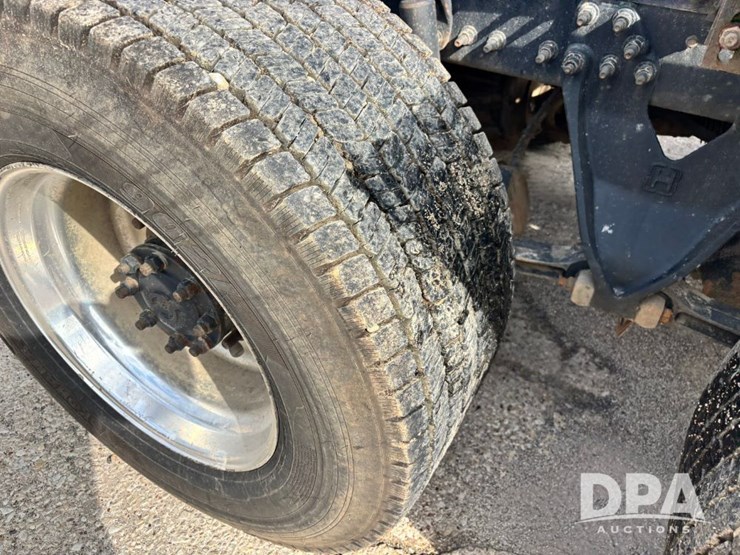 2010-international-prostar-image-40