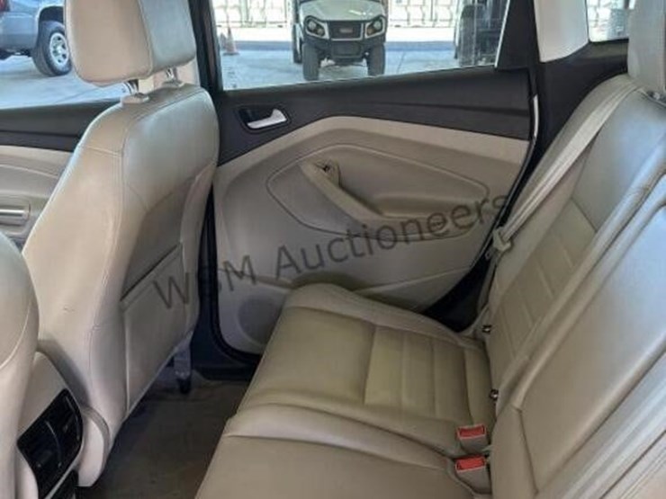 2013-ford-c-max-hybrid-wagon-image-24