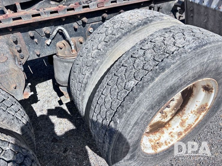 1993-mack-ch613-image-47