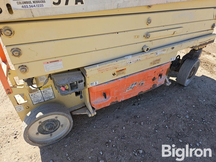 2006-jlg-2630es-image-13