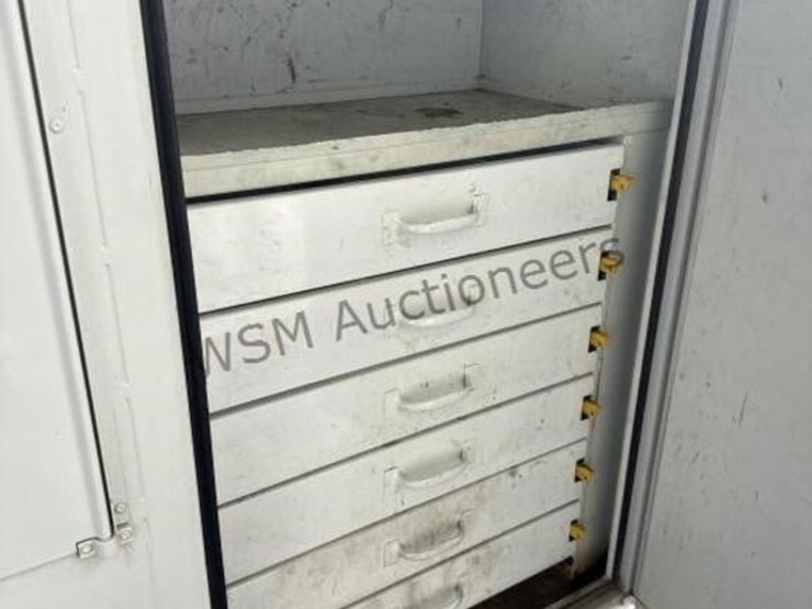 2016-ford-f550-image-11