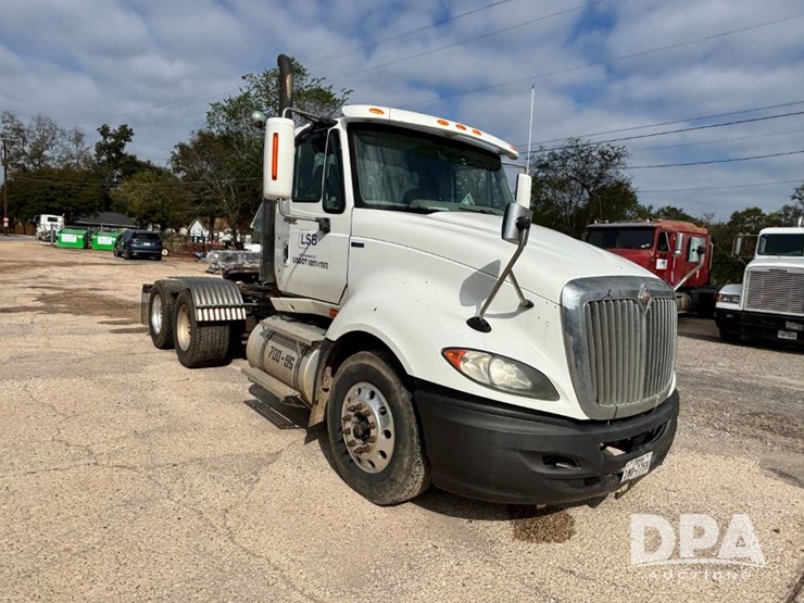 2010-international-prostar-image-5