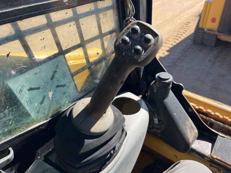 caterpillar-247b3-image-29