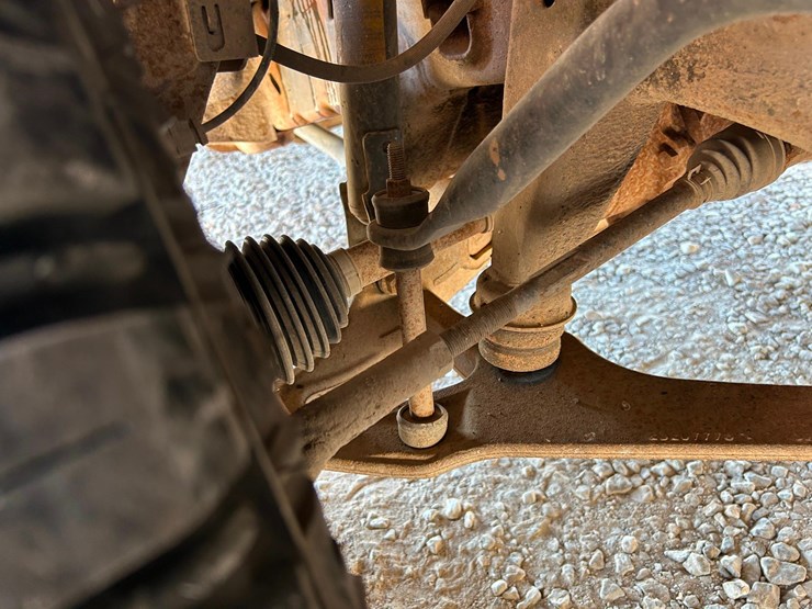 2015-chevrolet-silverado-image-51