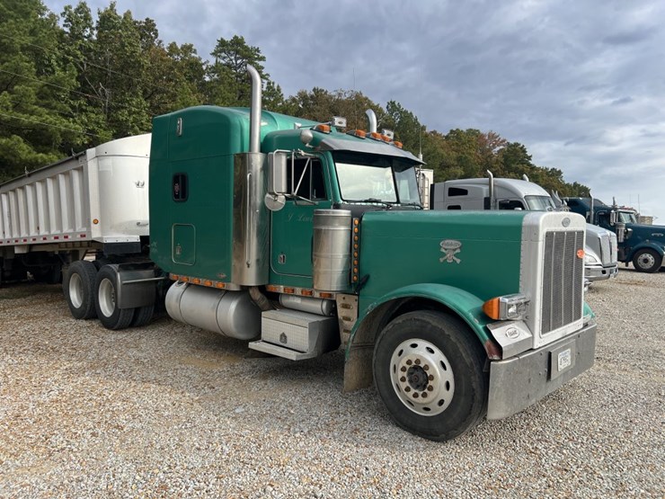 2000-peterbilt-379-image-1