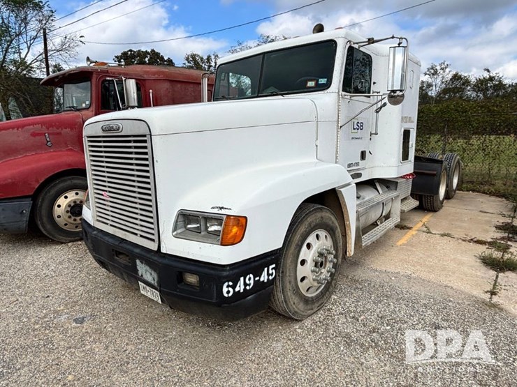 1994-freightliner-fld120-image-2
