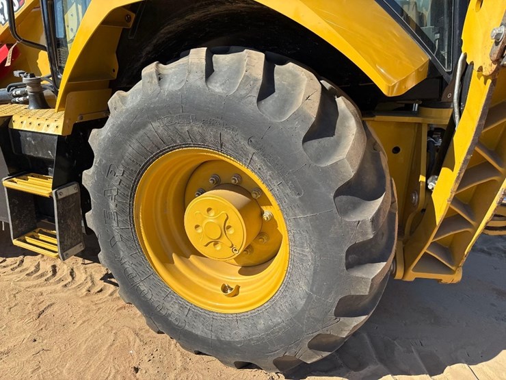 caterpillar-420-image-9