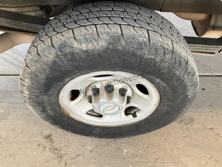 2005-chevrolet-2500hd-image-8