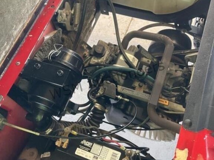 2010-ez-go-sport-2+2-utility-cart-image-10