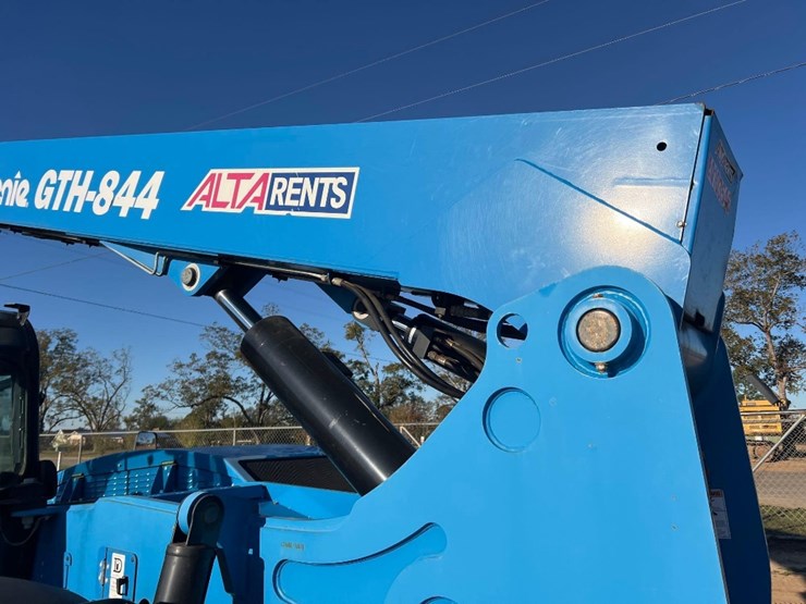 2017-genie-gth844-image-21