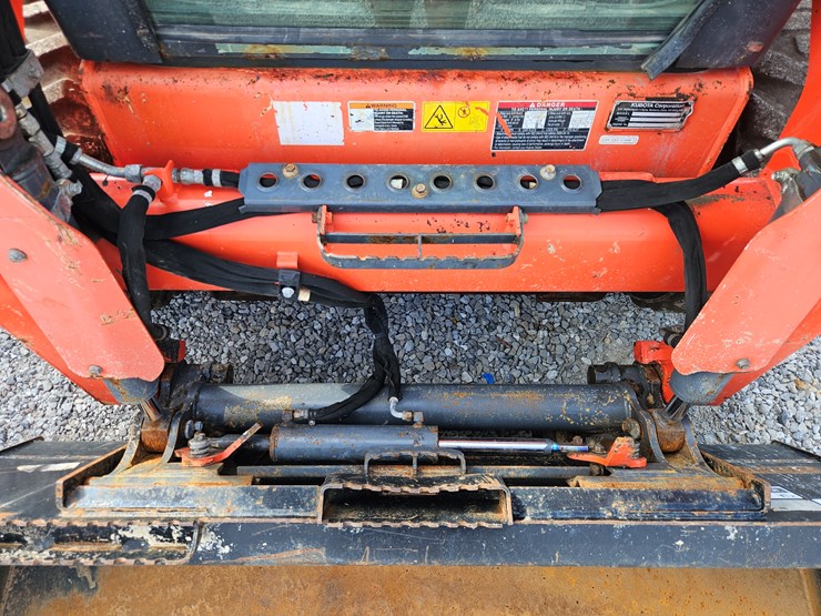 2019-kubota-ssv65-image-5