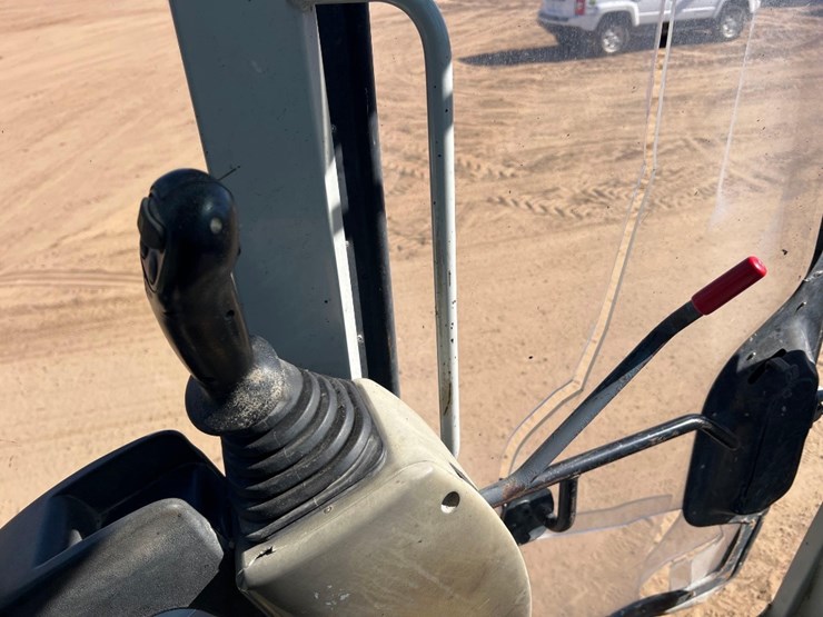 takeuchi-tb285-image-37