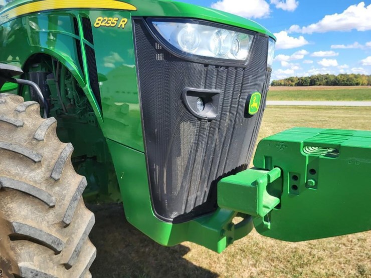 2011-john-deere-8235r-image-56