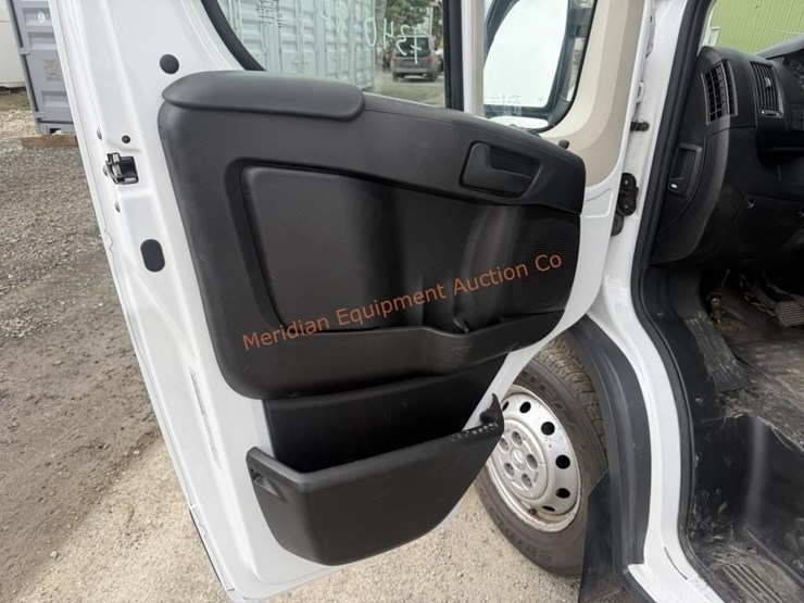 2015-dodge-ram-2500-image-33