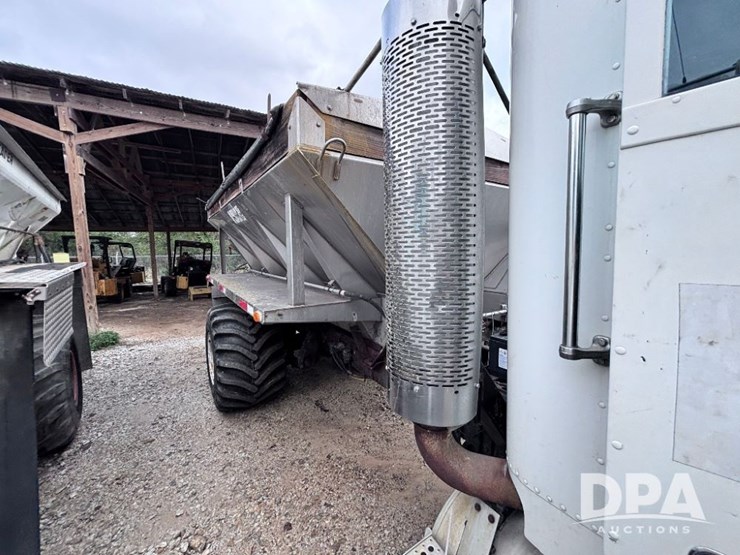 2001-freightliner-fld112-image-5