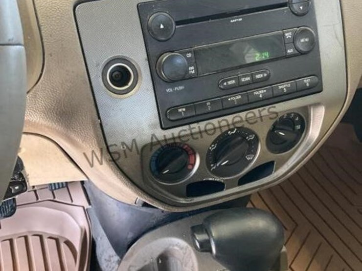 2006-ford-focus-wagon-image-16