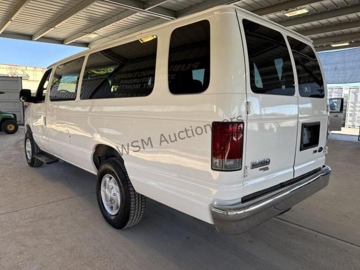 2009-ford-e-series-passenger-van-image-5