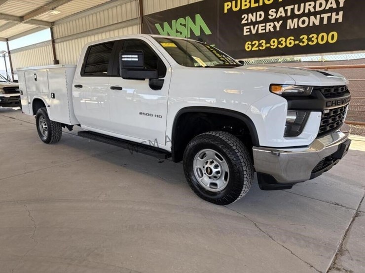 2021-chevrolet-silverado-2500hd-image-2