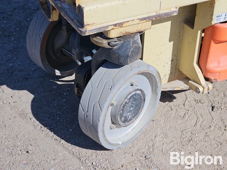 2006-jlg-2630es-image-19