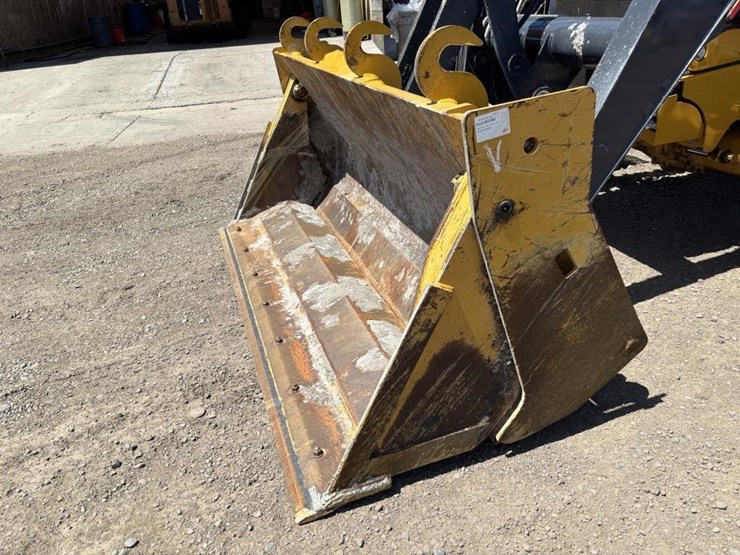 2018-deere-210l-image-9