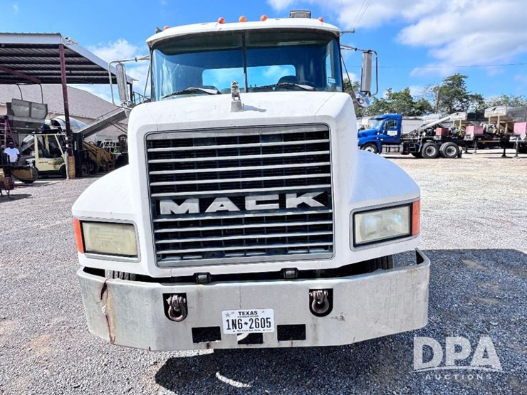 1993-mack-ch613-image-3