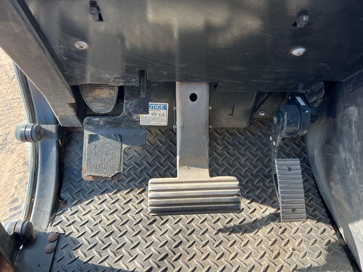 2017-genie-gth844-image-31